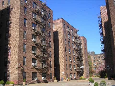  83-75 Woodhaven BLVD #1N, Woodhaven, NY photo