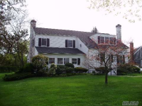 115 S Windsor Ave, Brightwaters, NY 11718