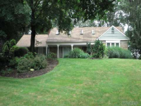 100 Wilmington Dr, Melville, NY 11747