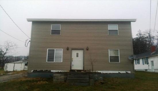  16194 East high Street, Middlefield, OH photo