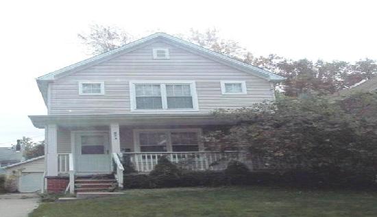  853 Helmsdale Road, Cleveland Heights, OH photo