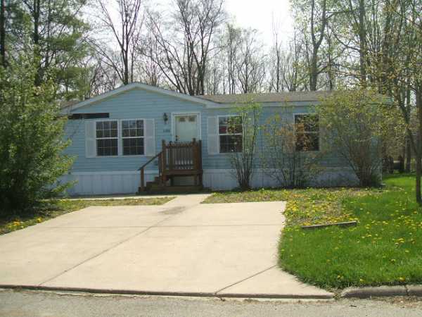  1152 East Park Drive, Brookfield, OH photo