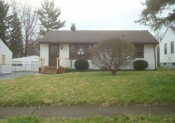  923 Compton Ln, Youngstown, OH photo