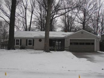  28698 Spruce Dr, North Olmsted, OH photo