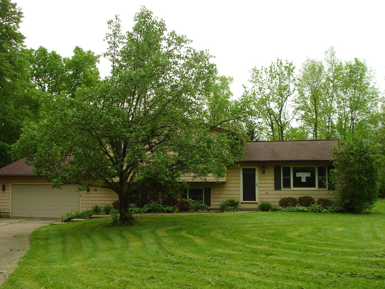  106 Amberly Drive, Granville, OH photo