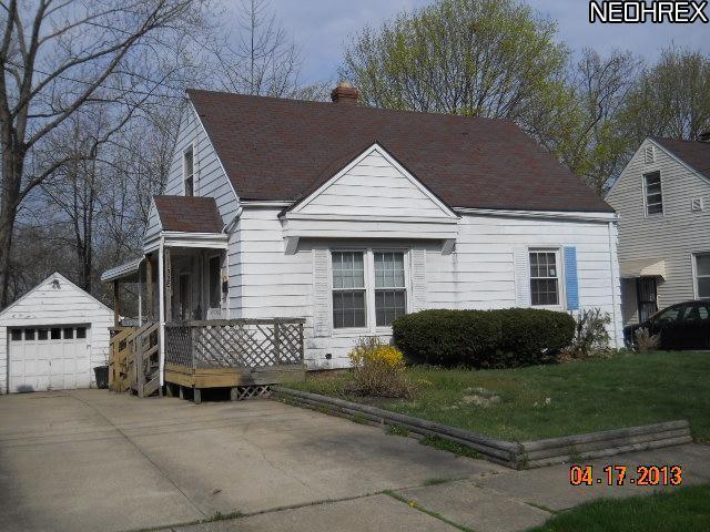  1320 Roslyn Ave, Akron, Ohio  photo