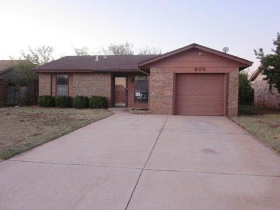  809 W PERRY DR, MUSTANG, OK photo