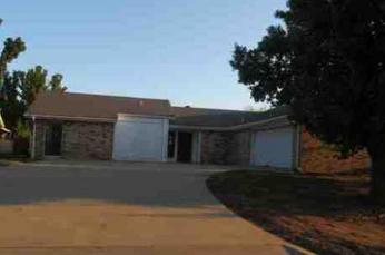  103 Meadows Ln, Shawnee, OK photo