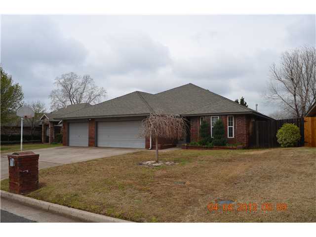  701 Bluegrass Ln, Yukon, Oklahoma  photo