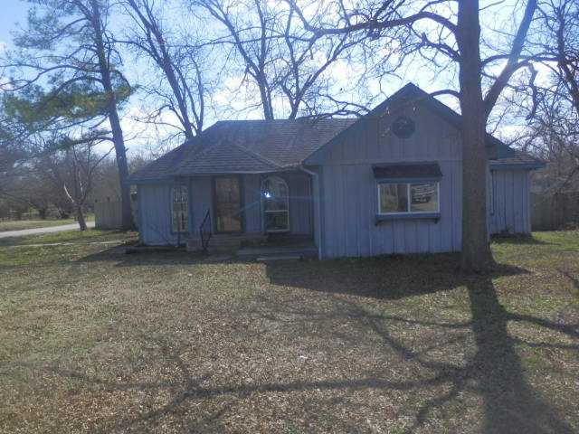  424 W 10th St, Holdenville, Oklahoma  photo