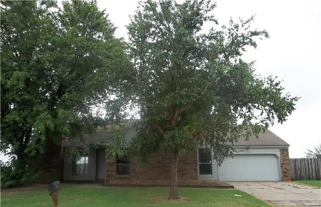  1320 Westbury Ter, Yukon, OK photo