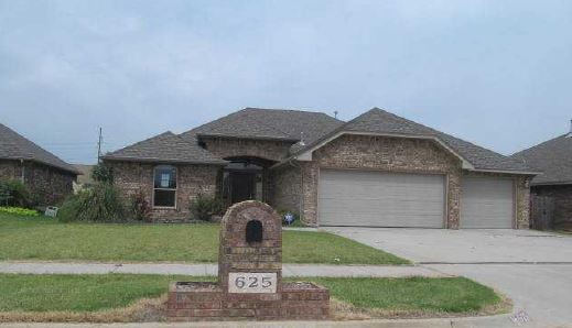  625 SW 28th St, Moore, OK photo