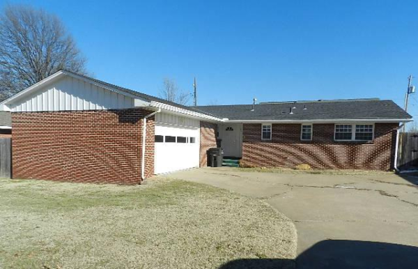  220 SE Roselawn Ave, Bartlesville, OK photo