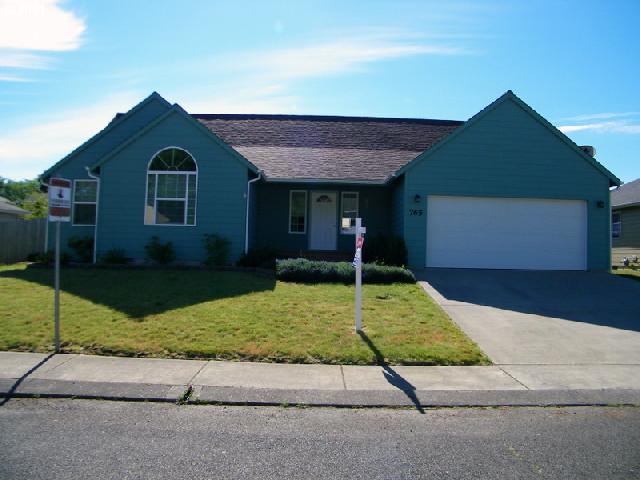  765 Peacock St, Hammond, OR photo