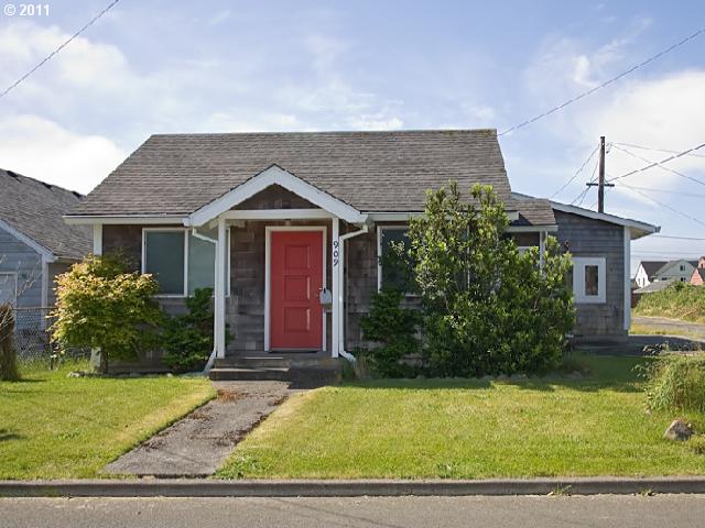  909 5th Ave, Seaside, OR photo