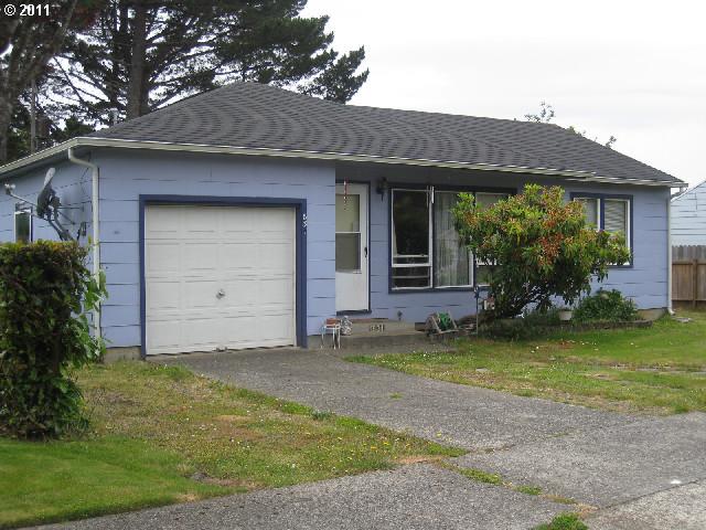  1831 Juniper Ave, Coos Bay, OR photo