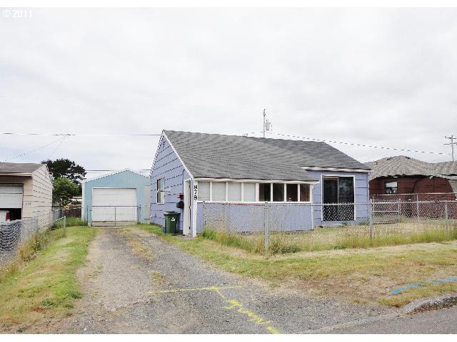  878 Pacific Ave, Coos Bay, OR photo