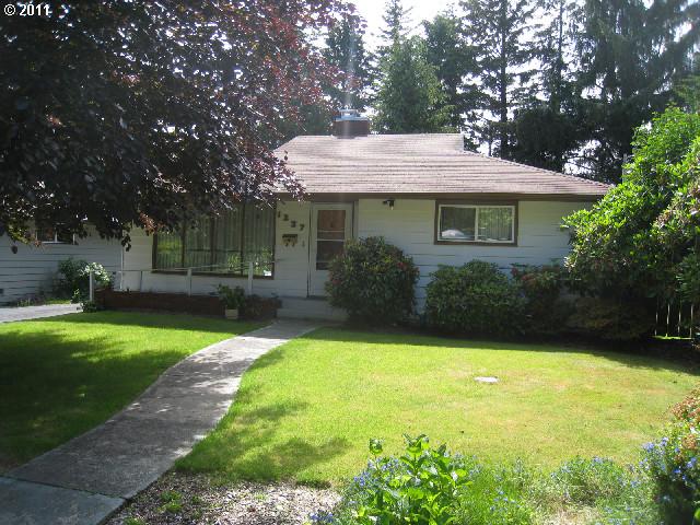  1237 N 14th St, Coos Bay, OR photo