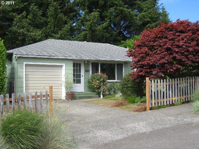  1668 Cottonwood Ave, Coos Bay, OR photo
