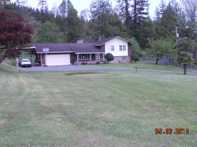  1985 Sunset Ln, Myrtle Point, OR photo