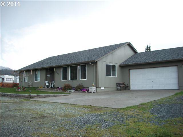  227 I St, Riddle, OR photo
