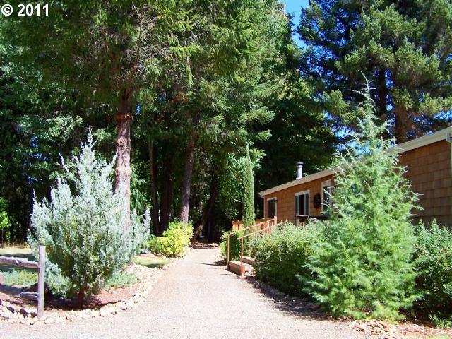  2789 Holland Loop Rd, Cave Junction, OR photo