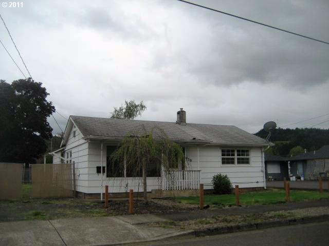  830 S 7th St, Cottage Grove, OR photo