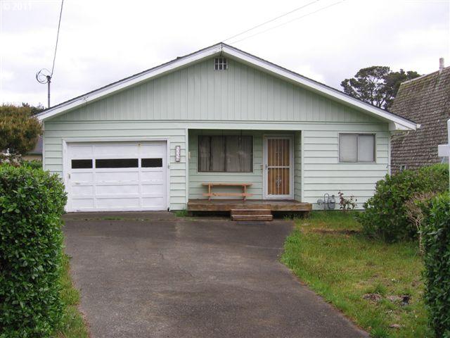  2226 NW Inlet Ave, Lincoln City, OR photo