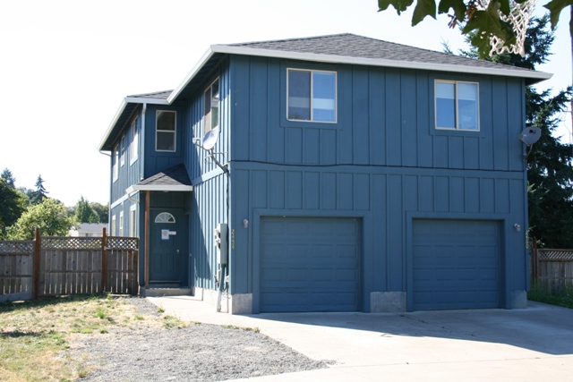  2454 Whiteaker Ave,-2460, Cottage Grove, OR photo