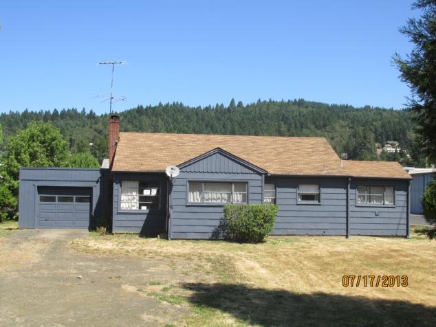  573 E Central Ave, Sutherlin, OR photo