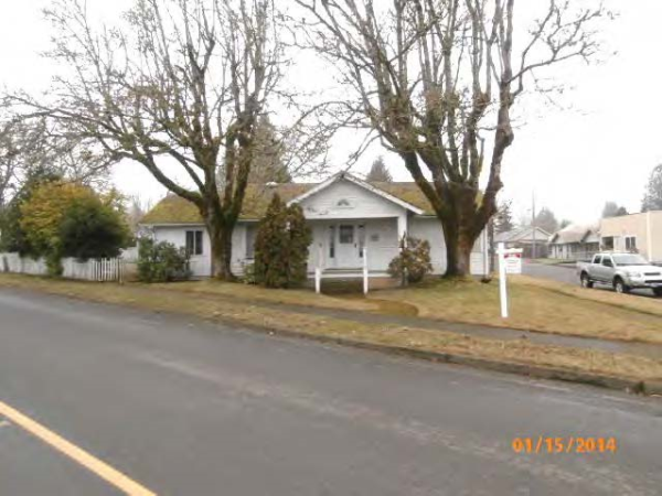  1407 SW Fairview Ave, Dallas, OR photo
