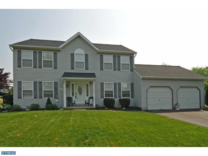  4818 Woodspring Dr, Pipersville, PA photo