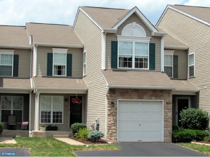  431 Green View Ct, Plymouth Meeting, PA photo