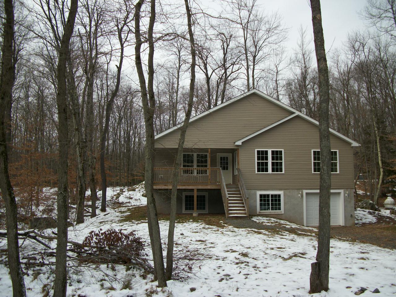  807 Chipmunk Ln, Pocono Lake, PA photo