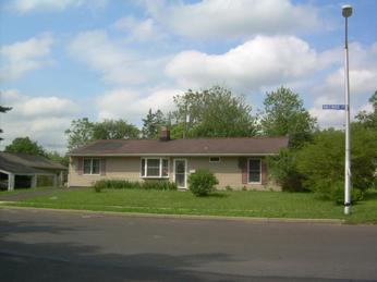  111 Violetwood Dr, Levittown, PA photo