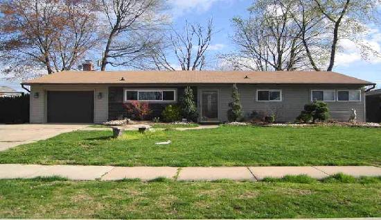  27 Inkberry Road, Levittown, PA photo