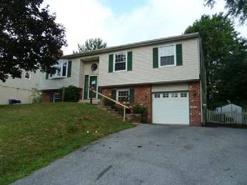  302 Hanby Circle, Upper Chichester, PA photo
