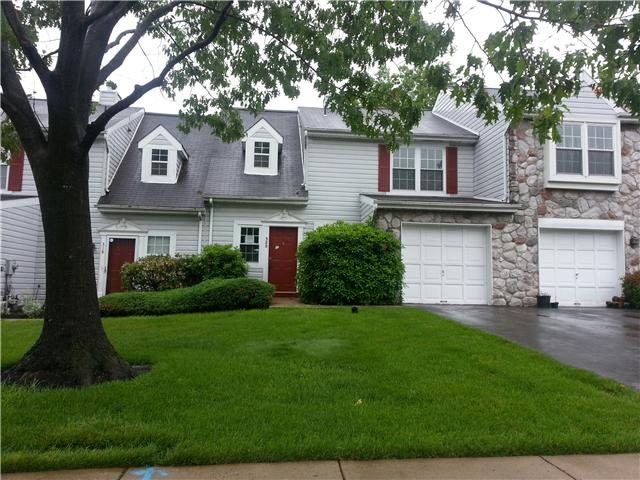  320 Independence Dr, Holland, PA photo