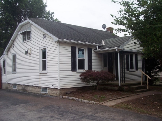  305 Lincolnway East, New Oxford, PA photo
