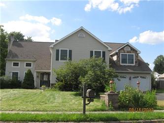  1240 Manor Dr, Warminster, PA photo