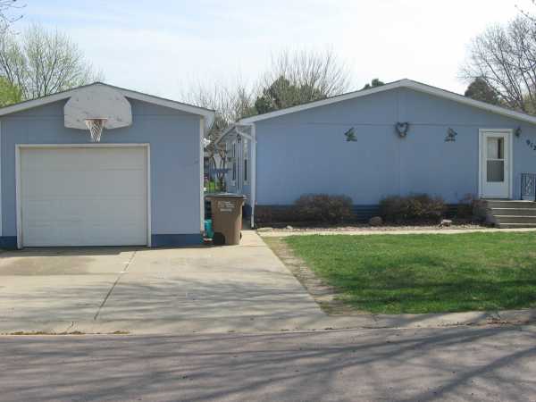 912 Ruby Place, Sioux Falls, SD photo