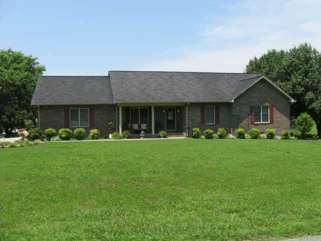  137 Greenview Dr, Winchester, TN photo