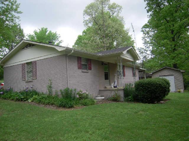  841 Spring St, Red Boiling Springs, TN photo