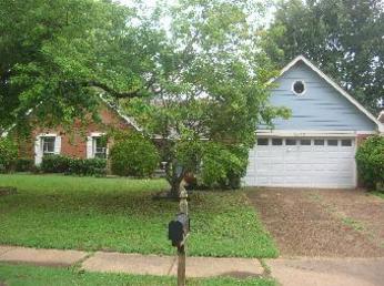  4153 Old Village Ln, Memphis, TN photo