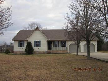  70 Carriage Ln, Manchester, TN photo