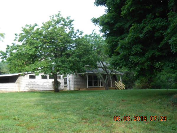  906 Parker Rd, Sparta, Tennessee photo