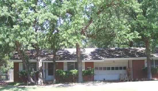  7105 Meadowbrook Drive, Fort Worth, TX photo