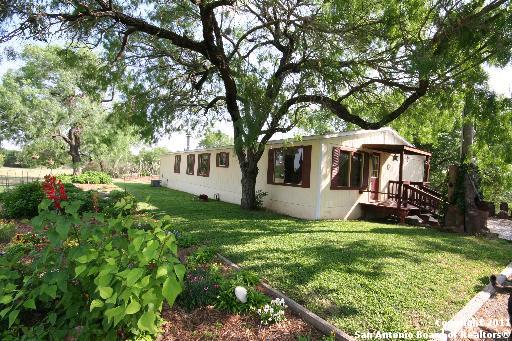  1236 Cr 125, Elmendorf, TX photo