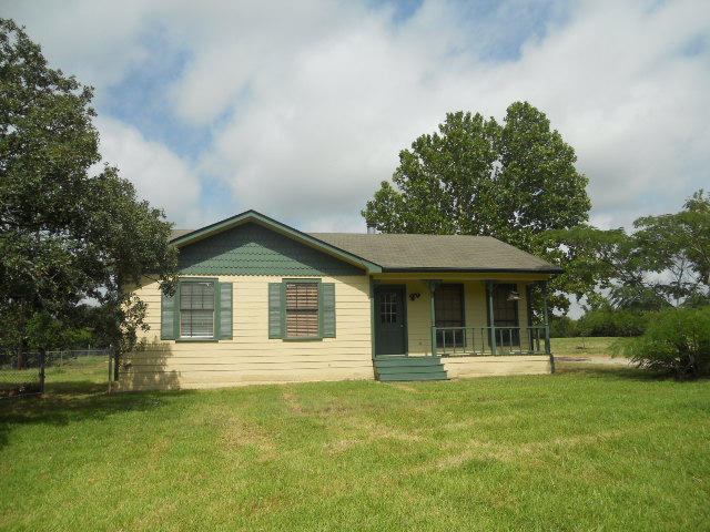  299 County Road 297, Gainesville, TX photo