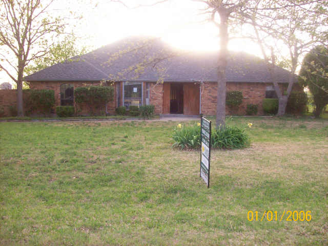  803 Winding Creek TRL, Oak Leaf, TX photo